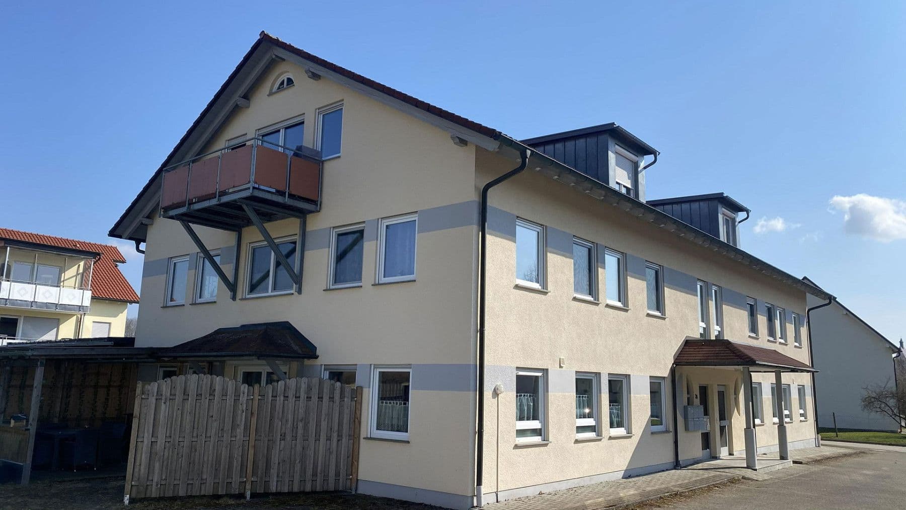 Prodej domu 576 m², pozemek 1.764 m², Tuninger Straße 36, Bad Dürrheim, Bádensko-Württembersko Prodej domu 576 m², pozemek 1.764 m², Tuninger Straße 36, Bad Dürrheim, Bádensko-Württembersko