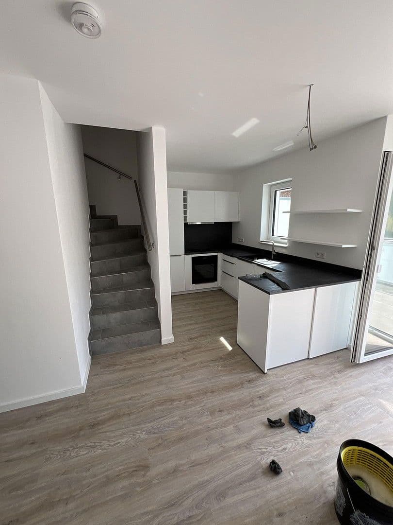 Pronájem bytu 3+1 134 m², Hundsmühler Str 157, Oldenburg-Eversten, Dolní Sasko Pronájem bytu 3+1 134 m², Hundsmühler Str 157, Oldenburg-Eversten, Dolní Sasko