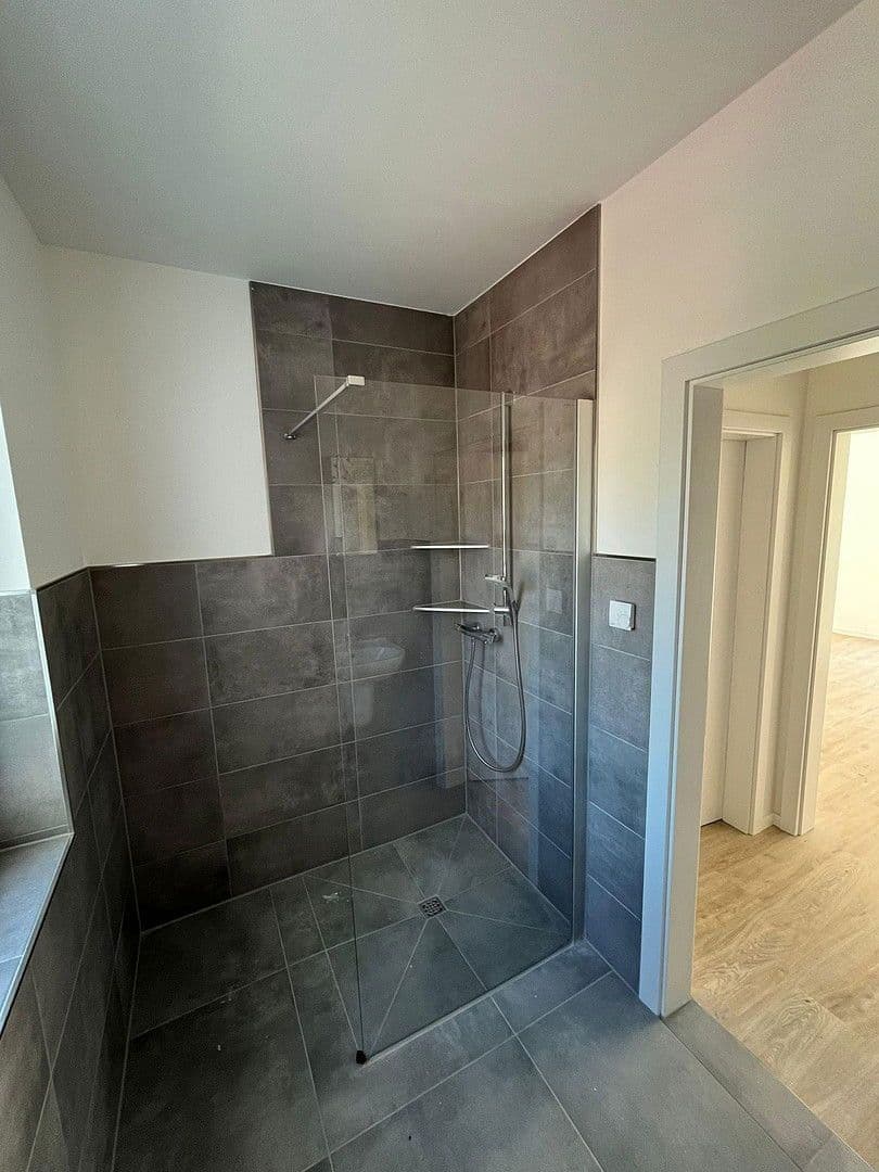 Pronájem bytu 3+1 134 m², Hundsmühler Str 157, Oldenburg-Eversten, Dolní Sasko Pronájem bytu 3+1 134 m², Hundsmühler Str 157, Oldenburg-Eversten, Dolní Sasko