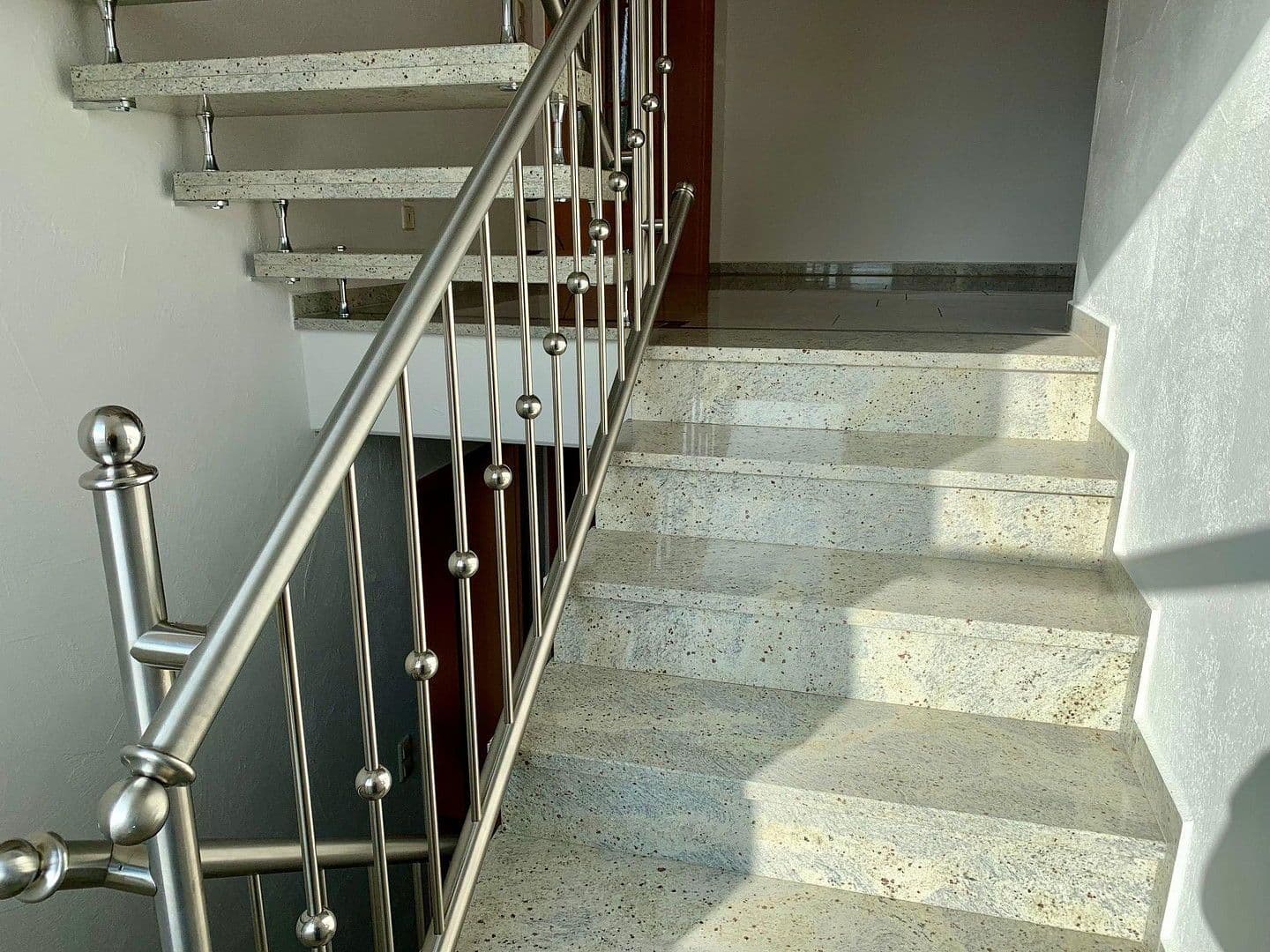 Prodej domu 174 m², pozemek 600 m², Sonnenstraße 11, Stetten am kalten Markt, Bádensko-Württembersko Prodej domu 174 m², pozemek 600 m², Sonnenstraße 11, Stetten am kalten Markt, Bádensko-Württembersko