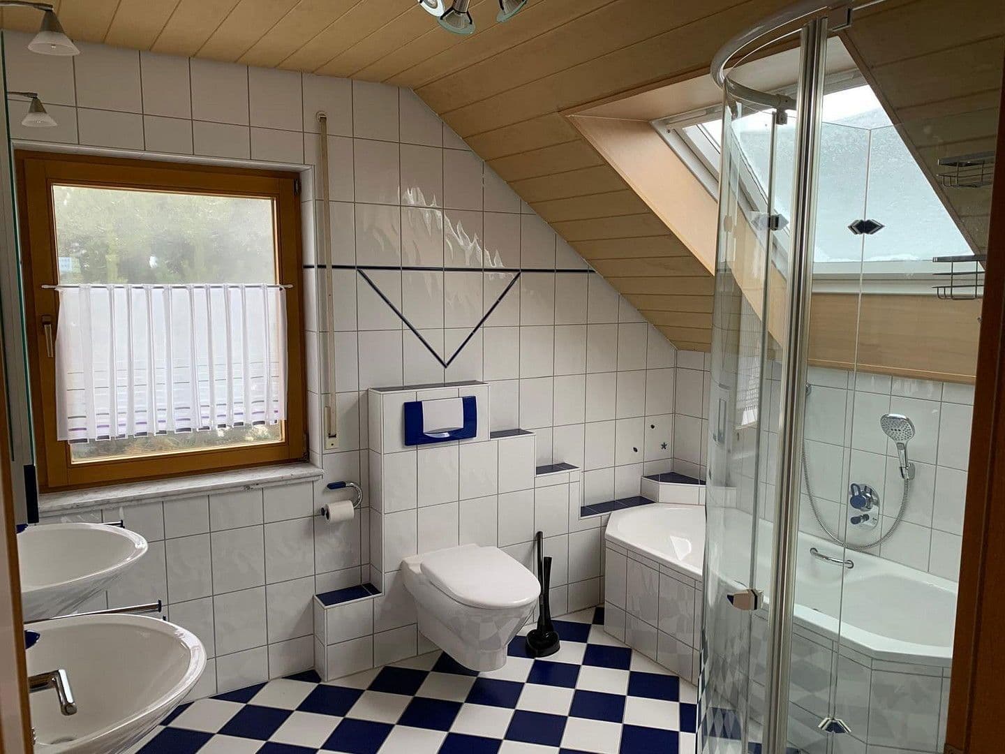 Prodej domu 174 m², pozemek 600 m², Sonnenstraße 11, Stetten am kalten Markt, Bádensko-Württembersko Prodej domu 174 m², pozemek 600 m², Sonnenstraße 11, Stetten am kalten Markt, Bádensko-Württembersko