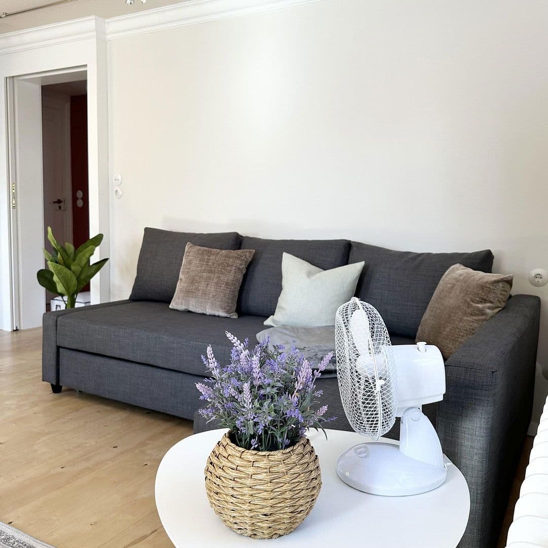 Pronájem bytu 2+1 43 m², Stuttgart, Bádensko-Württembersko Pronájem bytu 2+1 43 m², Stuttgart, Bádensko-Württembersko