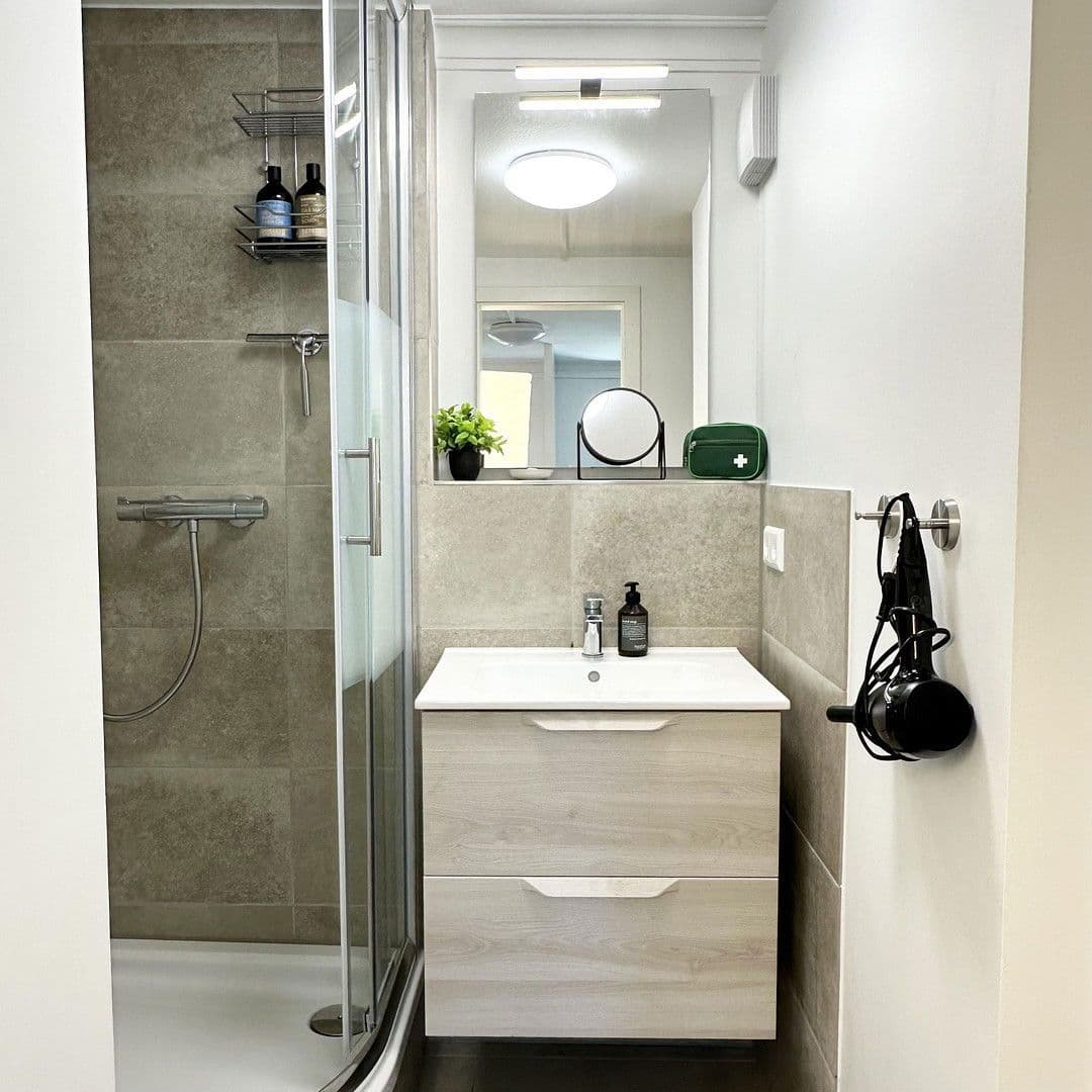 Pronájem bytu 2+1 43 m², Stuttgart, Bádensko-Württembersko Pronájem bytu 2+1 43 m², Stuttgart, Bádensko-Württembersko