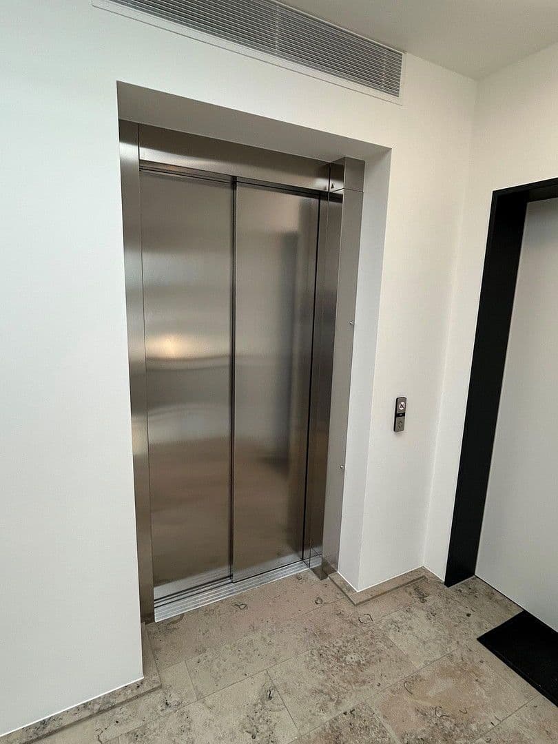 Pronájem bytu 2+1 67 m², Leinweberweg 38, München, Bavorsko Pronájem bytu 2+1 67 m², Leinweberweg 38, München, Bavorsko