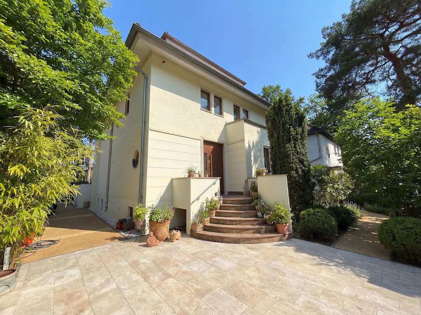 Prodej domu 233 m², pozemek 920 m², Berlin, Berlín Prodej domu 233 m², pozemek 920 m², Berlin, Berlín