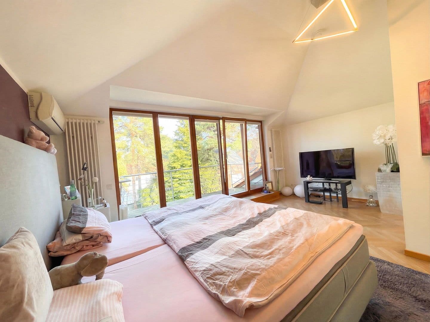 Prodej domu 233 m², pozemek 920 m², Berlin, Berlín Prodej domu 233 m², pozemek 920 m², Berlin, Berlín