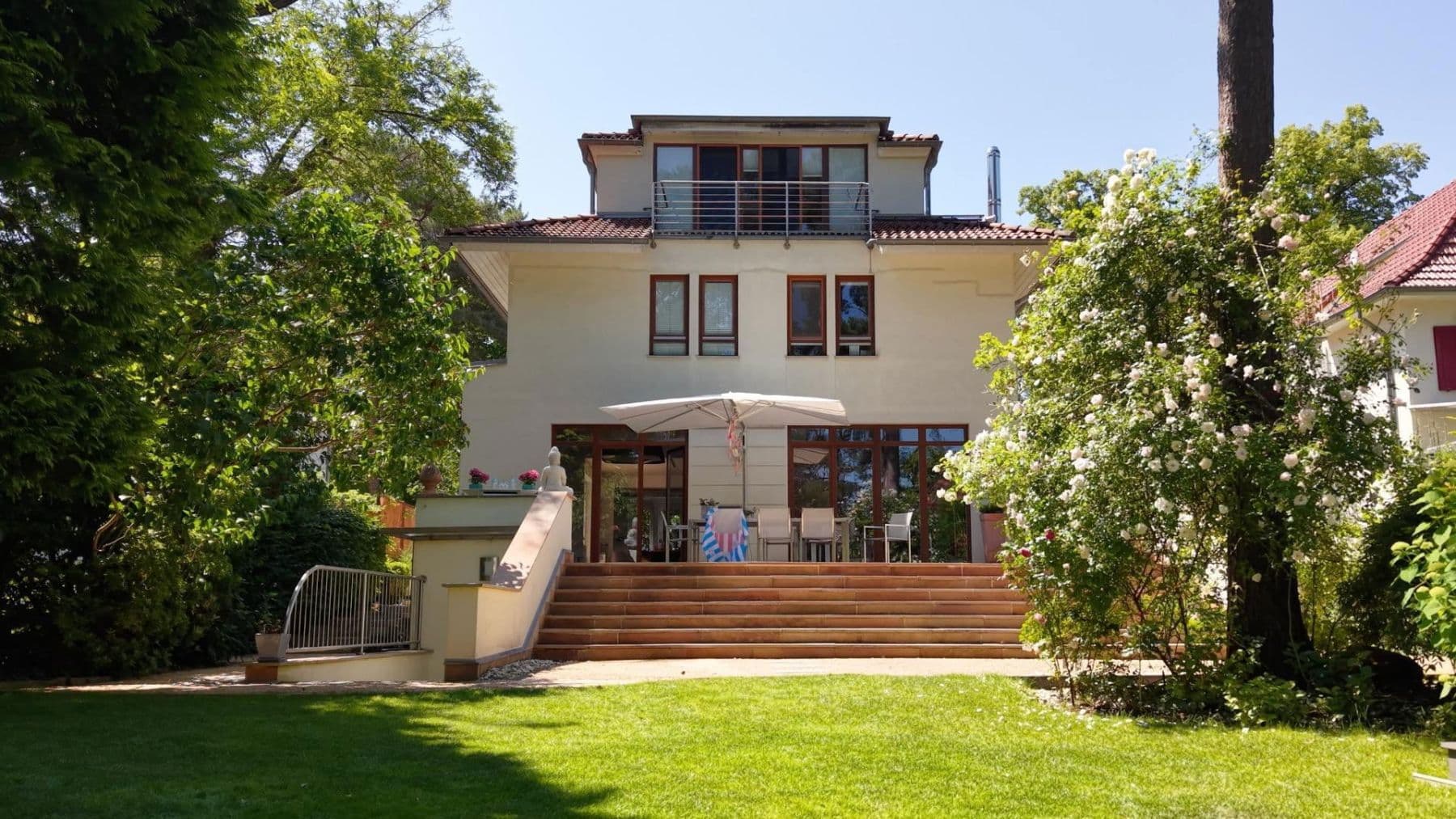 Prodej domu 233 m², pozemek 920 m², Berlin, Berlín Prodej domu 233 m², pozemek 920 m², Berlin, Berlín