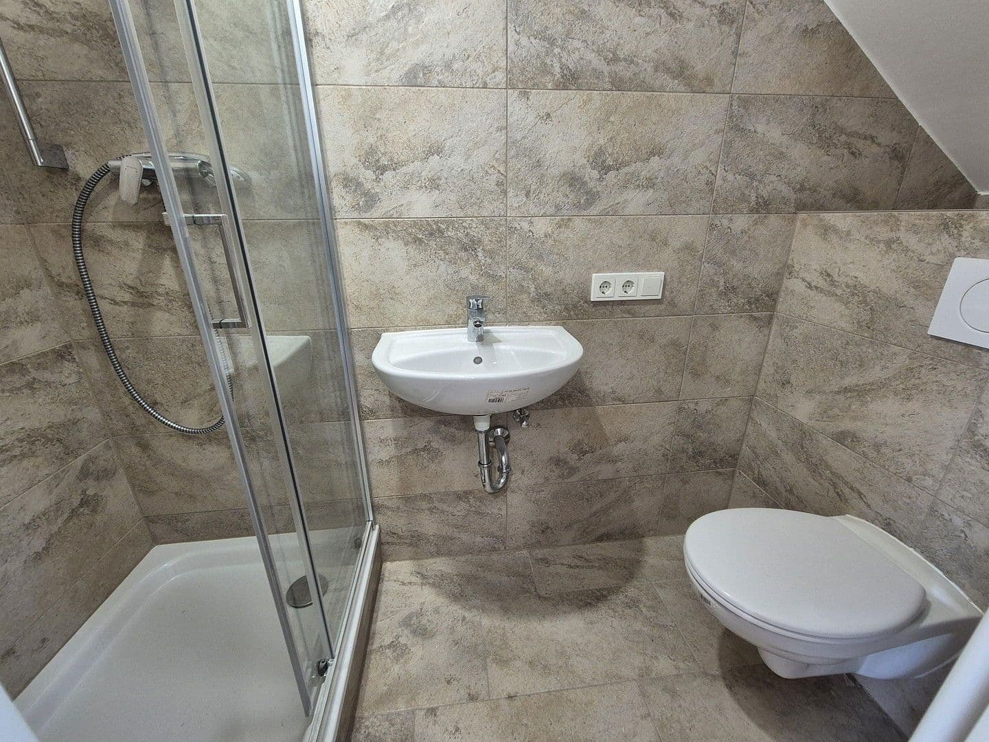 Pronájem bytu 2+1 33 m², Zehntenhofstr. 37, Wiesbaden, Hessen Pronájem bytu 2+1 33 m², Zehntenhofstr. 37, Wiesbaden, Hessen