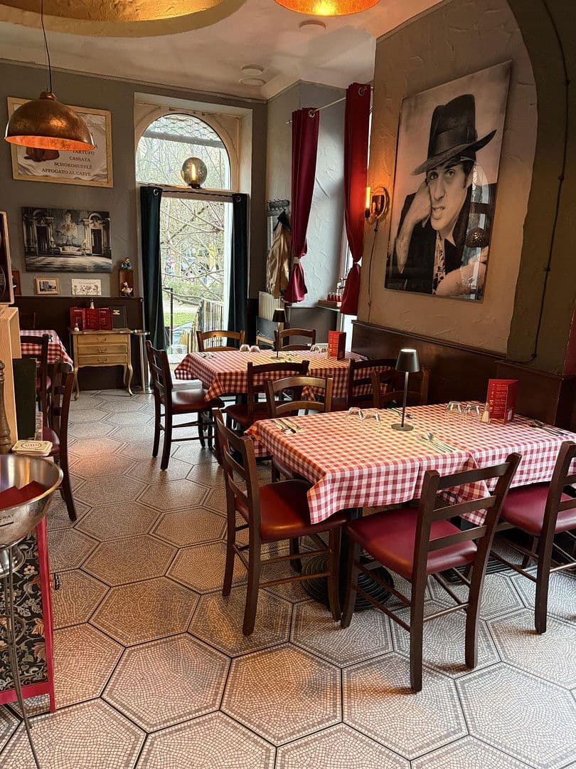 Prodej nebytového prostoru 120 m², frankfurt am main, Hessen Prodej nebytového prostoru 120 m², frankfurt am main, Hessen