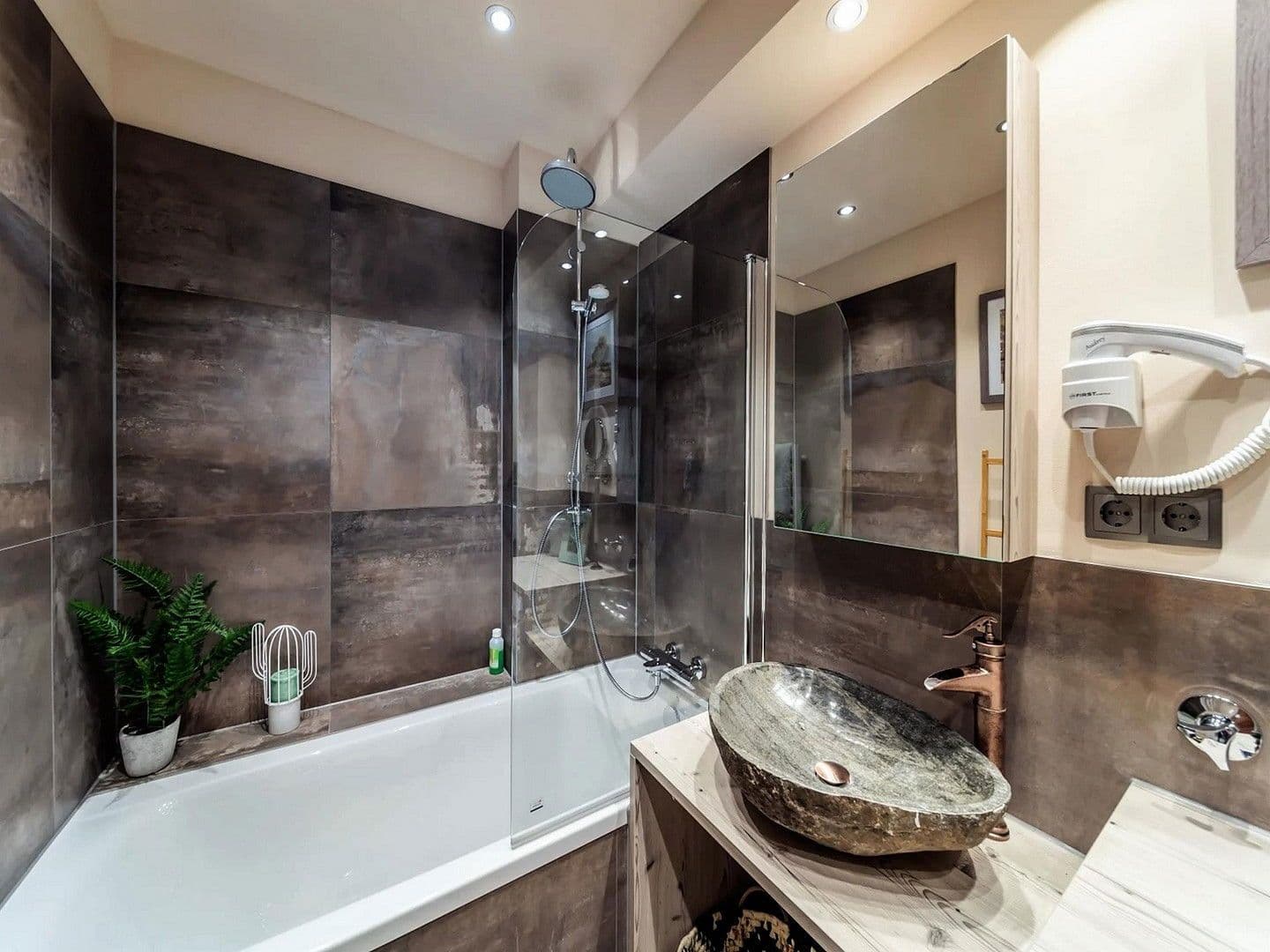 Pronájem bytu 2+1 60 m², Nürnberg, Bavorsko Pronájem bytu 2+1 60 m², Nürnberg, Bavorsko