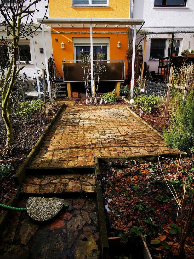 Prodej domu 95 m², pozemek 152 m², Idstein, Hessen Prodej domu 95 m², pozemek 152 m², Idstein, Hessen