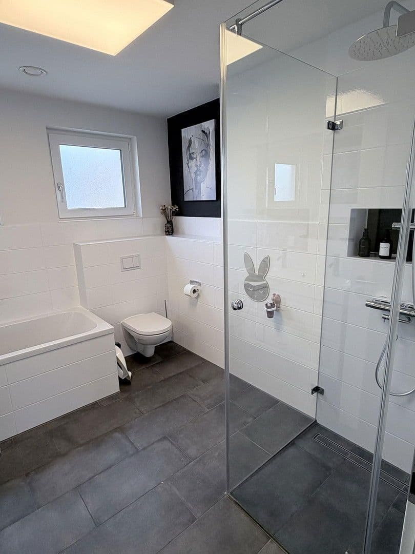 Prodej domu 163 m², pozemek 165 m², Adelsdorf, Bavorsko Prodej domu 163 m², pozemek 165 m², Adelsdorf, Bavorsko