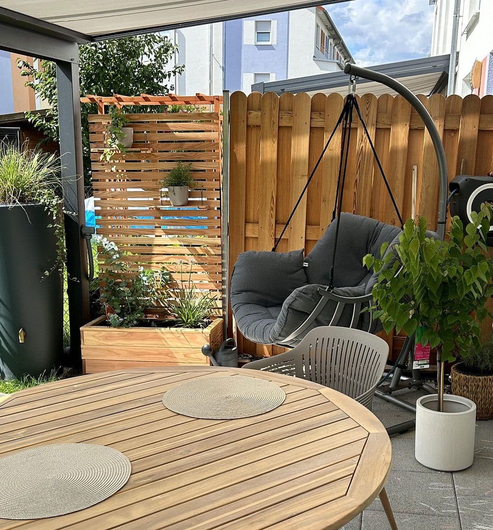 Prodej domu 163 m², pozemek 165 m², Adelsdorf, Bavorsko Prodej domu 163 m², pozemek 165 m², Adelsdorf, Bavorsko