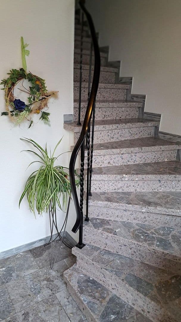 Prodej domu 200 m², pozemek 950 m², Bad Schussenried, Bádensko-Württembersko Prodej domu 200 m², pozemek 950 m², Bad Schussenried, Bádensko-Württembersko