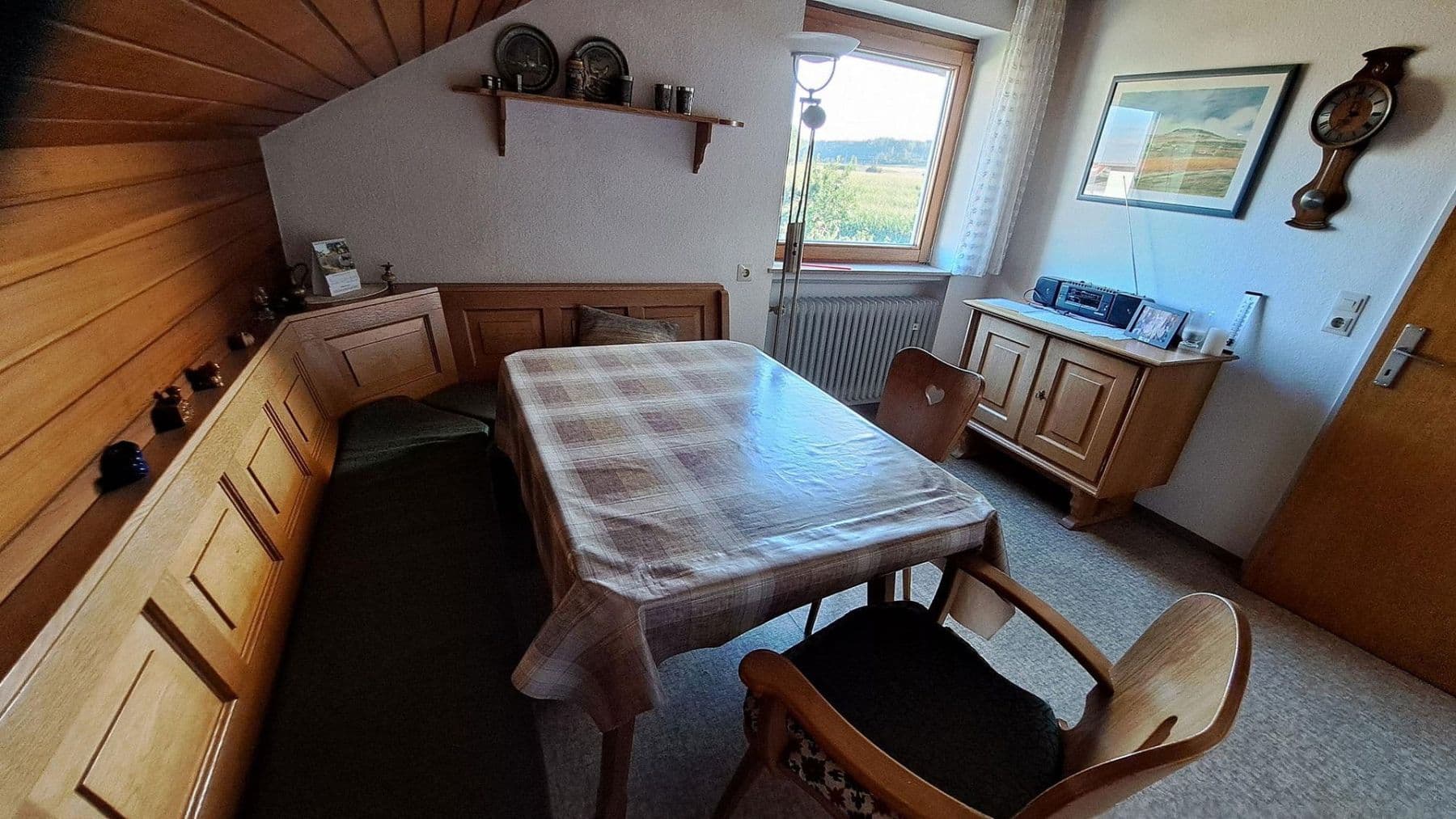 Prodej domu 200 m², pozemek 950 m², Bad Schussenried, Bádensko-Württembersko Prodej domu 200 m², pozemek 950 m², Bad Schussenried, Bádensko-Württembersko