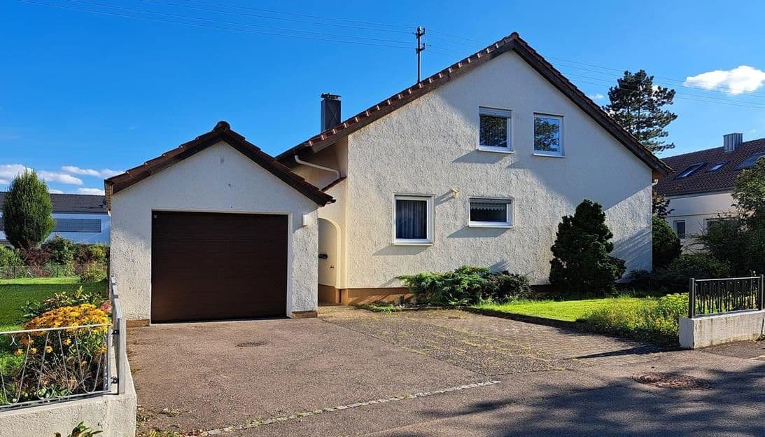 Prodej domu 200 m², pozemek 950 m², Bad Schussenried, Bádensko-Württembersko Prodej domu 200 m², pozemek 950 m², Bad Schussenried, Bádensko-Württembersko