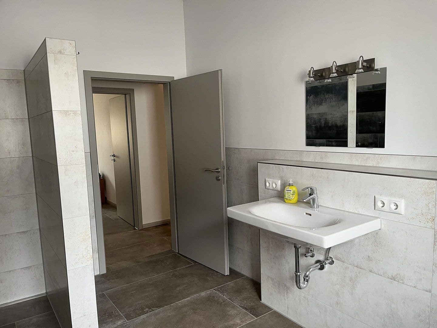 Pronájem bytu 4+1 114 m², Dummerstorf, Mecklenburg-Vorpommern Pronájem bytu 4+1 114 m², Dummerstorf, Mecklenburg-Vorpommern