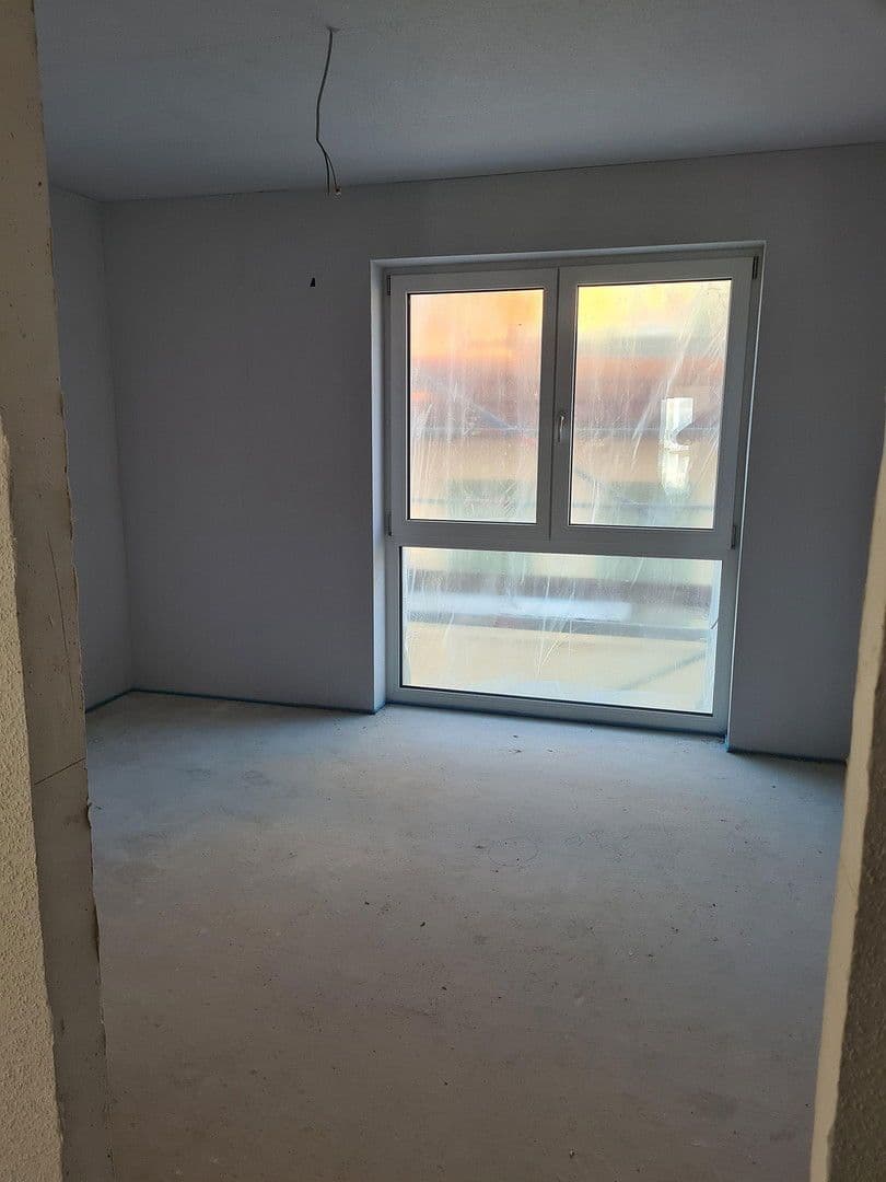 Pronájem bytu 3+1 84 m², Rottenburg am Neckar, Bádensko-Württembersko Pronájem bytu 3+1 84 m², Rottenburg am Neckar, Bádensko-Württembersko