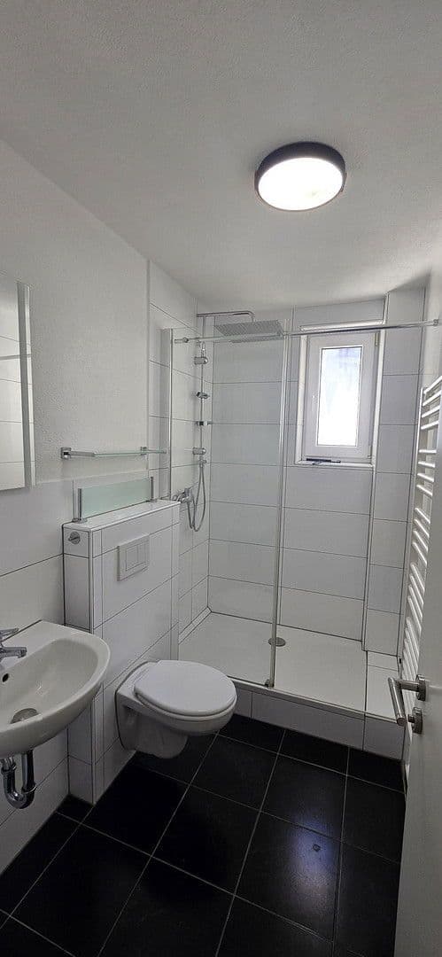 Pronájem bytu 1+1 38 m², Duisburgerstraße 26, Stuttgart, Bádensko-Württembersko Pronájem bytu 1+1 38 m², Duisburgerstraße 26, Stuttgart, Bádensko-Württembersko