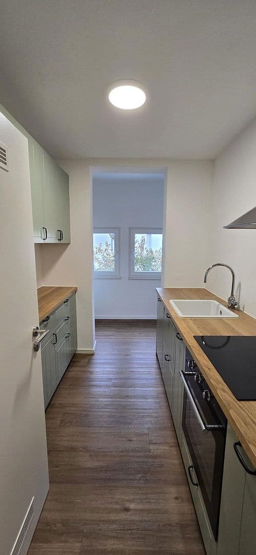 Pronájem bytu 1+1 38 m², Duisburgerstraße 26, Stuttgart, Bádensko-Württembersko Pronájem bytu 1+1 38 m², Duisburgerstraße 26, Stuttgart, Bádensko-Württembersko