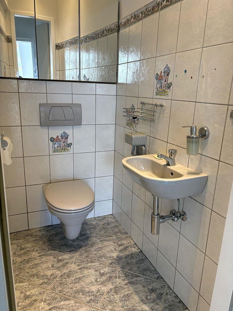 Pronájem bytu 3+1 90 m², Gurkgasse 26, Wien, Wien Pronájem bytu 3+1 90 m², Gurkgasse 26, Wien, Wien