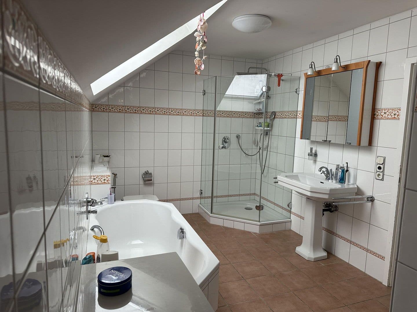 Prodej domu 240 m², pozemek 741 m², Laubenheim, Porýní-Falc Prodej domu 240 m², pozemek 741 m², Laubenheim, Porýní-Falc