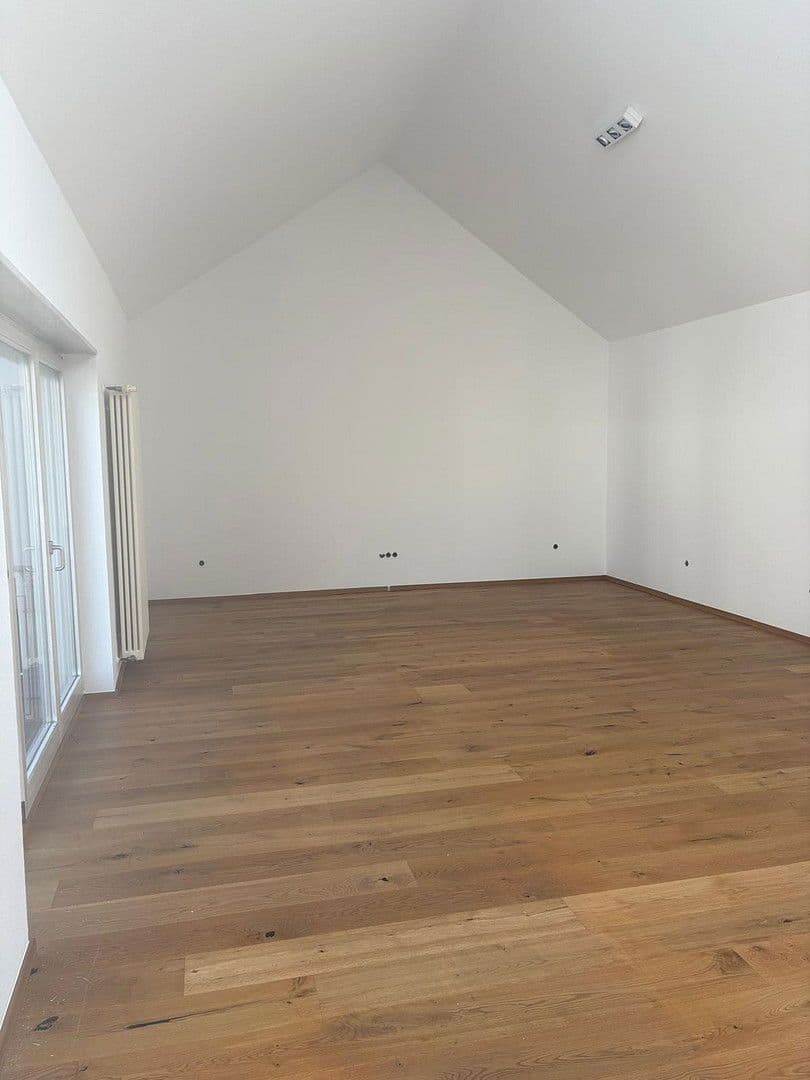 Pronájem bytu 3+1 150 m², Ludwigshafen am Rhein, Porýní-Falc Pronájem bytu 3+1 150 m², Ludwigshafen am Rhein, Porýní-Falc