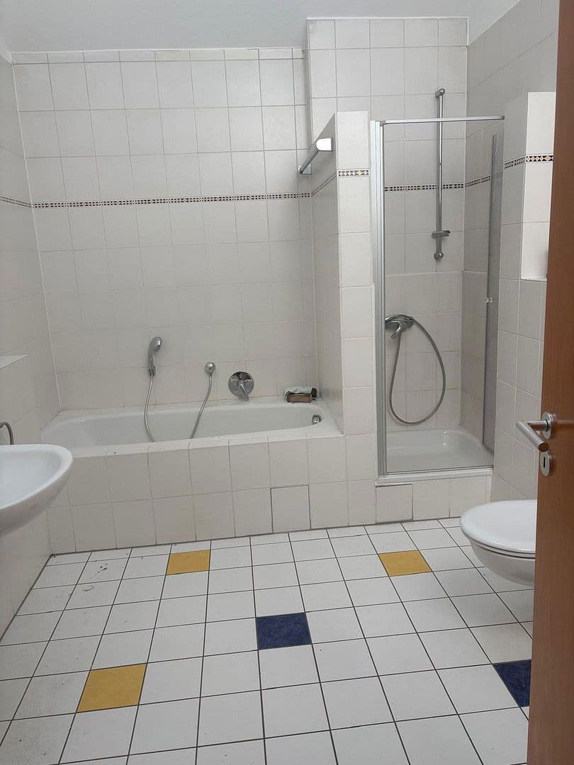 Pronájem bytu 3+1 150 m², Ludwigshafen am Rhein, Porýní-Falc Pronájem bytu 3+1 150 m², Ludwigshafen am Rhein, Porýní-Falc