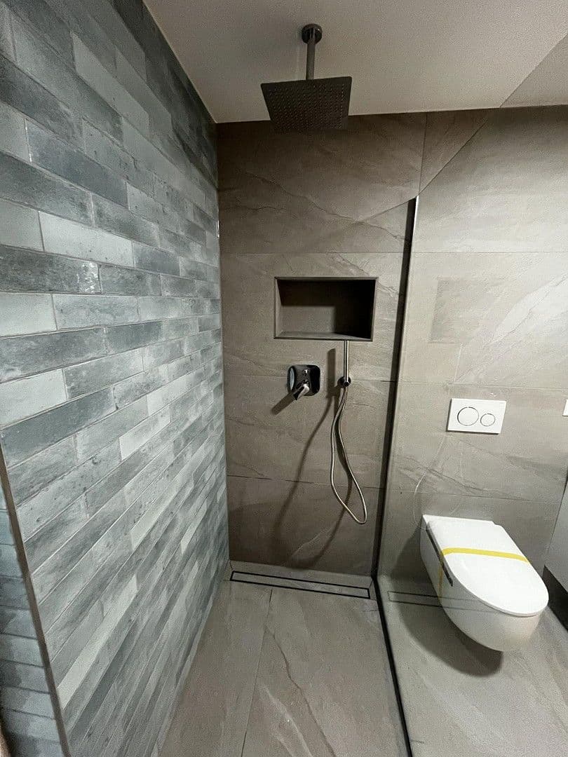 Pronájem bytu 3+1 100 m², Nürtingen, Bádensko-Württembersko Pronájem bytu 3+1 100 m², Nürtingen, Bádensko-Württembersko