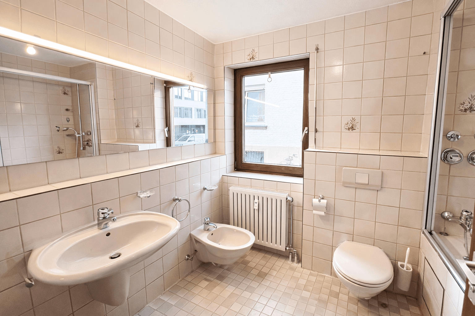 Pronájem bytu 4+1 90 m², Ulm, Bádensko-Württembersko Pronájem bytu 4+1 90 m², Ulm, Bádensko-Württembersko