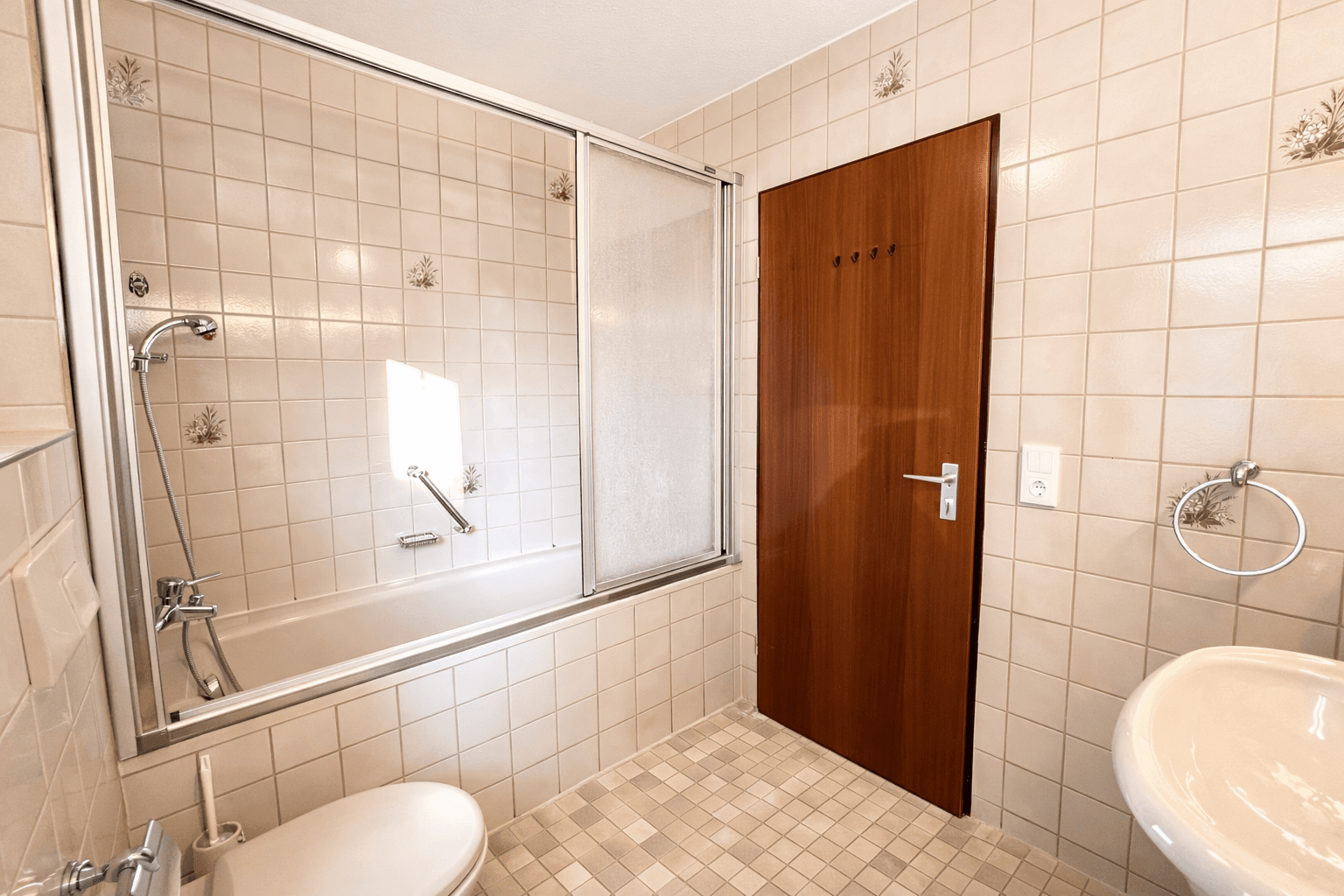 Pronájem bytu 4+1 90 m², Ulm, Bádensko-Württembersko Pronájem bytu 4+1 90 m², Ulm, Bádensko-Württembersko