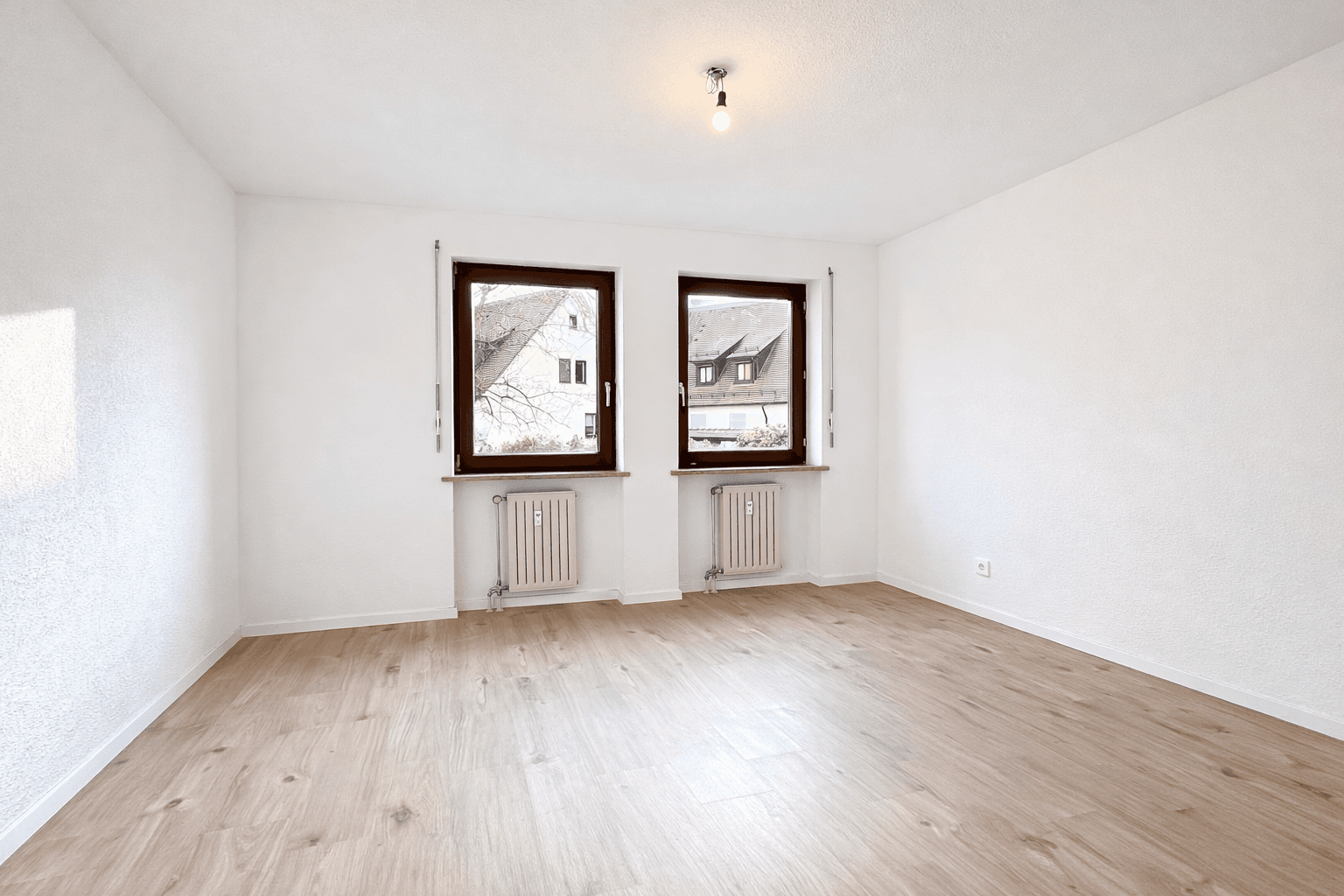 Pronájem bytu 4+1 90 m², Ulm, Bádensko-Württembersko Pronájem bytu 4+1 90 m², Ulm, Bádensko-Württembersko
