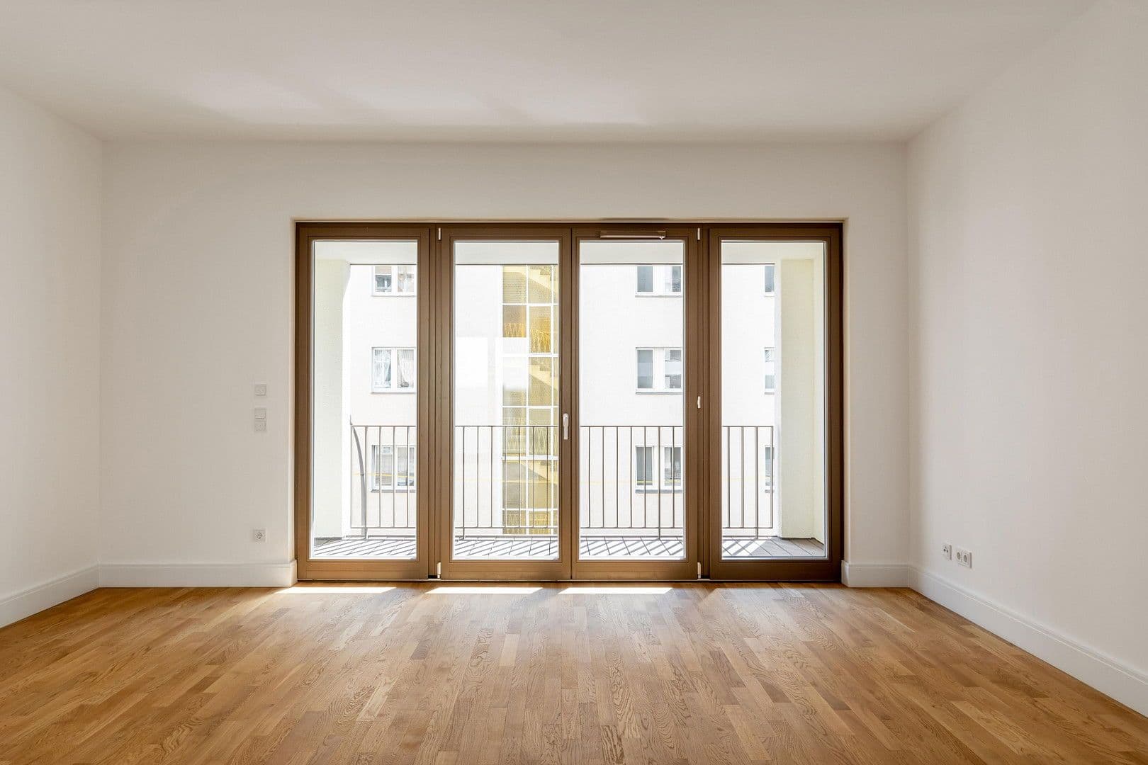 Prodej bytu 3+1 72 m², Hohenstaufenstr. 9, Berlin, Berlín Prodej bytu 3+1 72 m², Hohenstaufenstr. 9, Berlin, Berlín