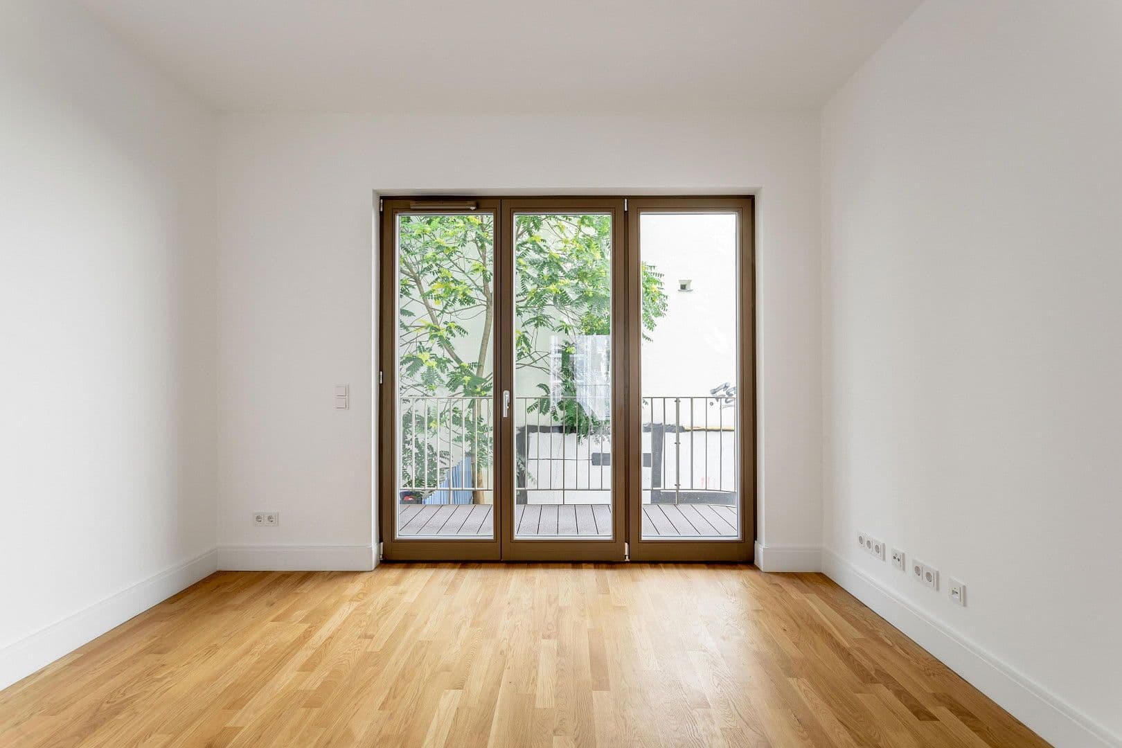 Prodej bytu 4+1 108 m², Hohenstaufenstr. 9, Berlin, Berlín Prodej bytu 4+1 108 m², Hohenstaufenstr. 9, Berlin, Berlín