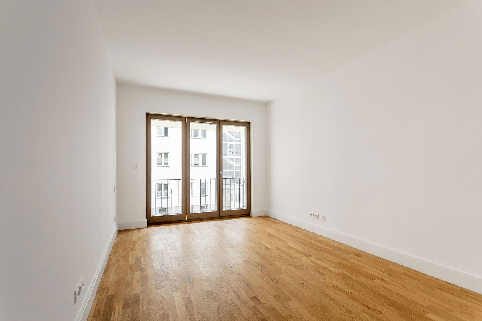 Prodej bytu 4+1 108 m², Hohenstaufenstr. 9, Berlin, Berlín Prodej bytu 4+1 108 m², Hohenstaufenstr. 9, Berlin, Berlín