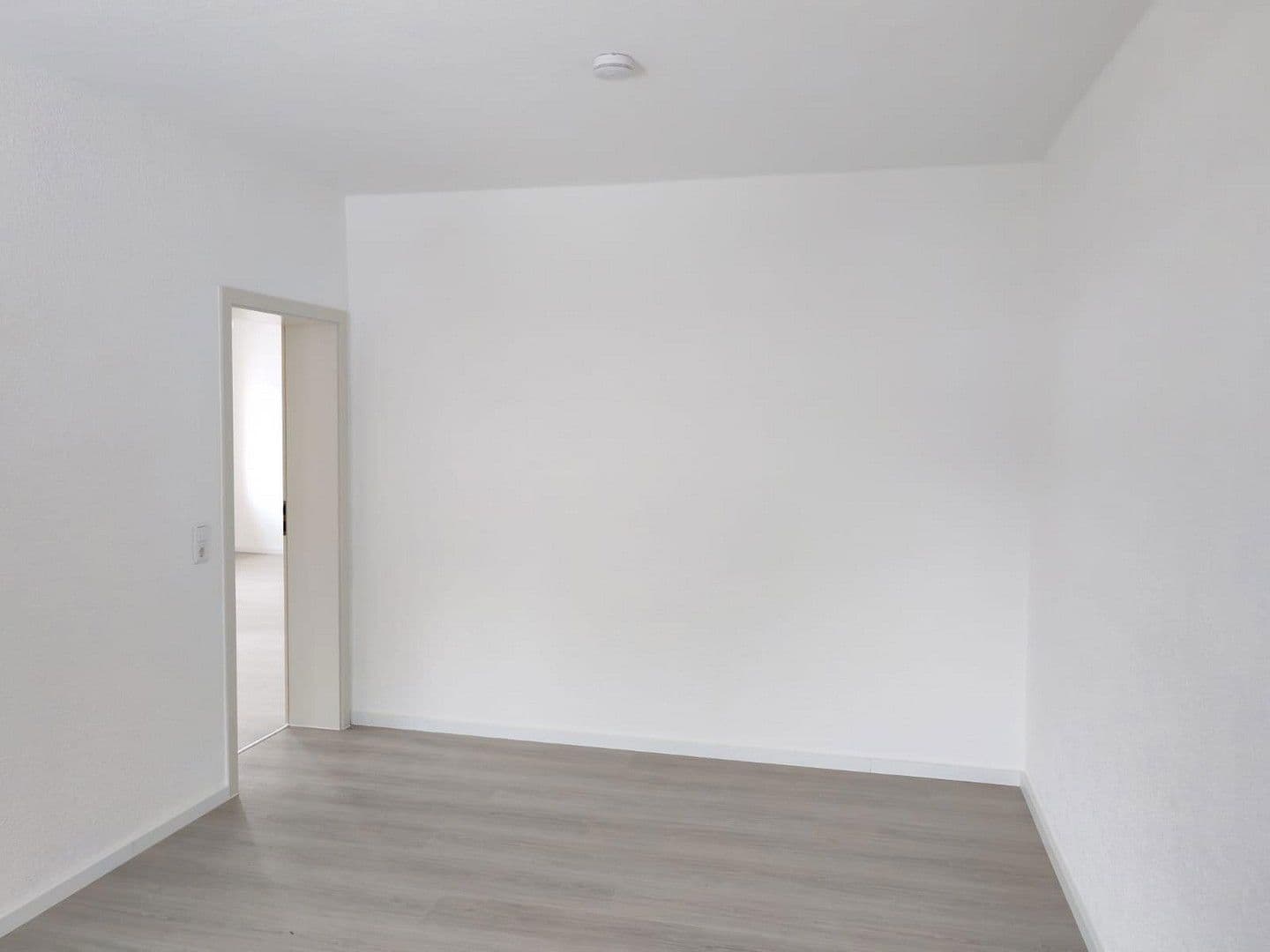 Pronájem bytu 3+1 80 m², Oederan, Sasko Pronájem bytu 3+1 80 m², Oederan, Sasko