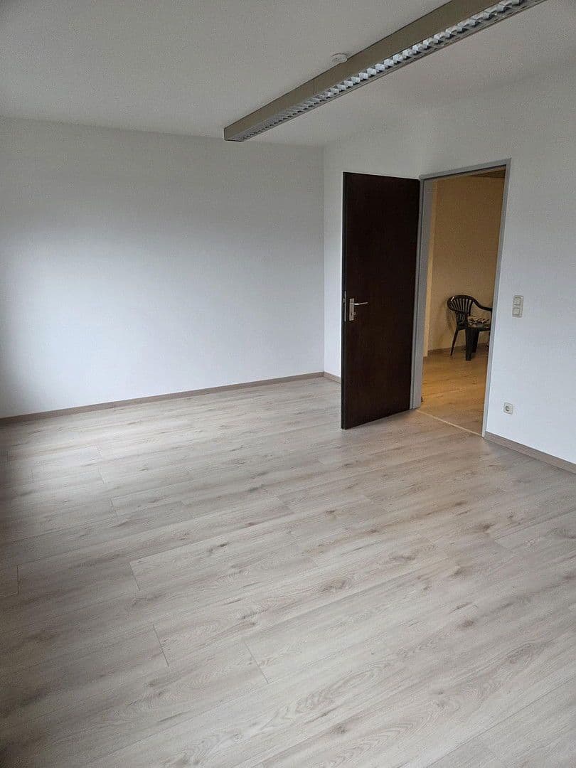 Pronájem kanceláře 125 m², Geschwister-Scholl-Ring 1-3, Bayern - Germering, Bavorsko Pronájem kanceláře 125 m², Geschwister-Scholl-Ring 1-3, Bayern - Germering, Bavorsko