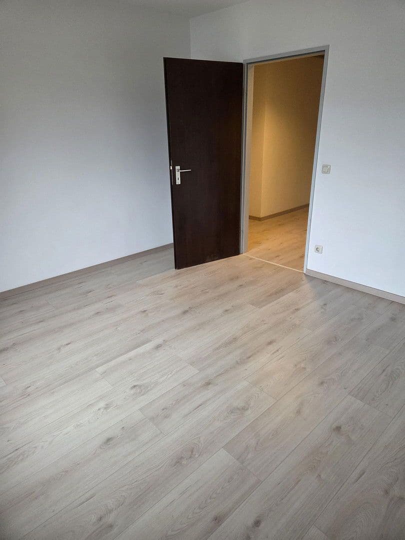 Pronájem kanceláře 125 m², Geschwister-Scholl-Ring 1-3, Bayern - Germering, Bavorsko Pronájem kanceláře 125 m², Geschwister-Scholl-Ring 1-3, Bayern - Germering, Bavorsko