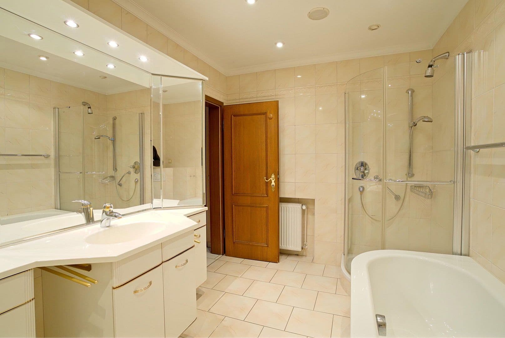 Pronájem bytu 4+1 166 m², Uferallee 16, Bad Bevensen, Dolní Sasko Pronájem bytu 4+1 166 m², Uferallee 16, Bad Bevensen, Dolní Sasko