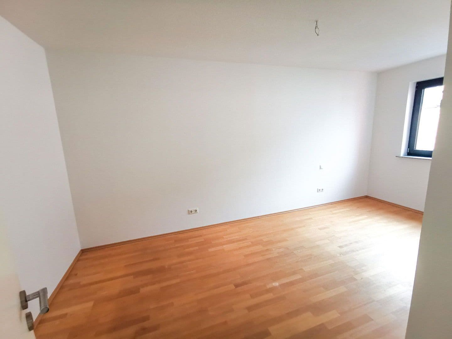 Pronájem bytu 5+1 157 m², Schwarzwaldstraße, Frankfurt, Hessen Pronájem bytu 5+1 157 m², Schwarzwaldstraße, Frankfurt, Hessen