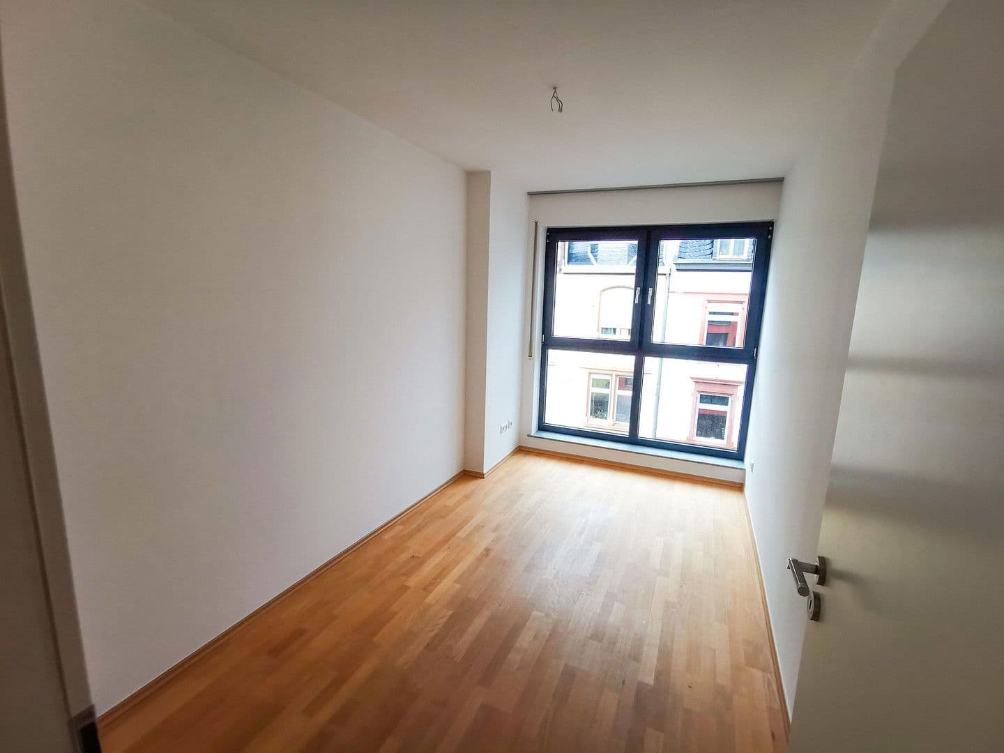 Pronájem bytu 5+1 157 m², Schwarzwaldstraße, Frankfurt, Hessen Pronájem bytu 5+1 157 m², Schwarzwaldstraße, Frankfurt, Hessen