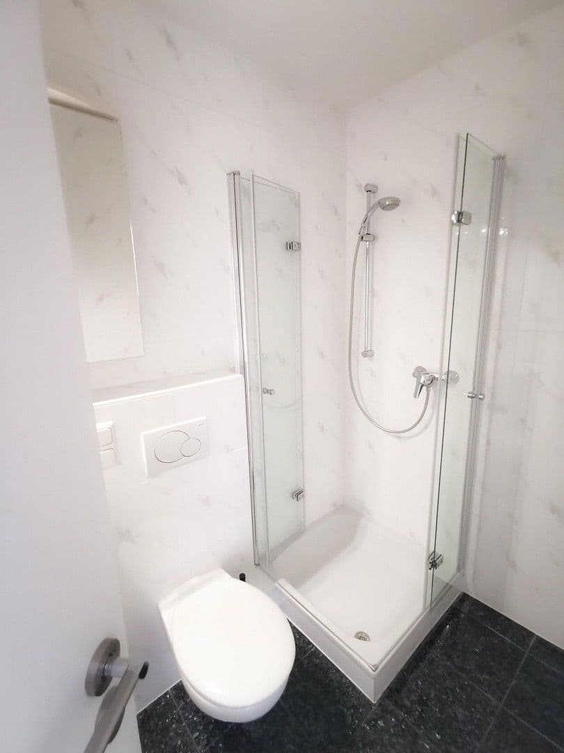 Pronájem bytu 5+1 157 m², Schwarzwaldstraße, Frankfurt, Hessen Pronájem bytu 5+1 157 m², Schwarzwaldstraße, Frankfurt, Hessen