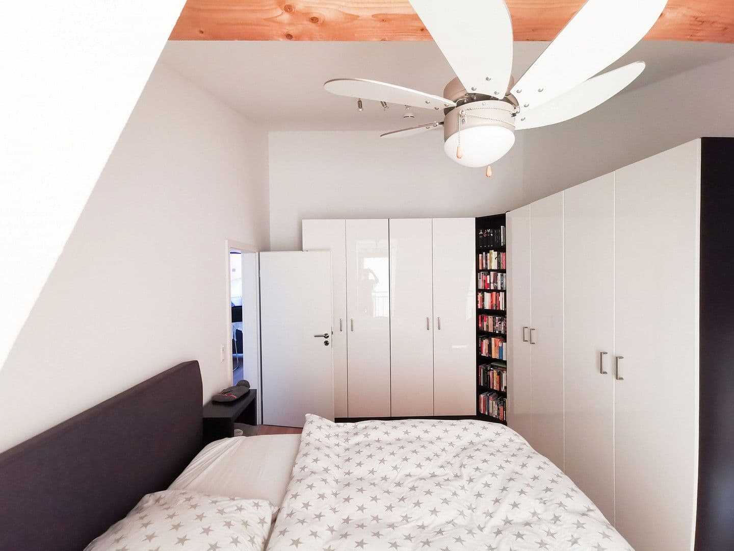 Pronájem bytu 5+1 157 m², Schwarzwaldstraße, Frankfurt, Hessen Pronájem bytu 5+1 157 m², Schwarzwaldstraße, Frankfurt, Hessen