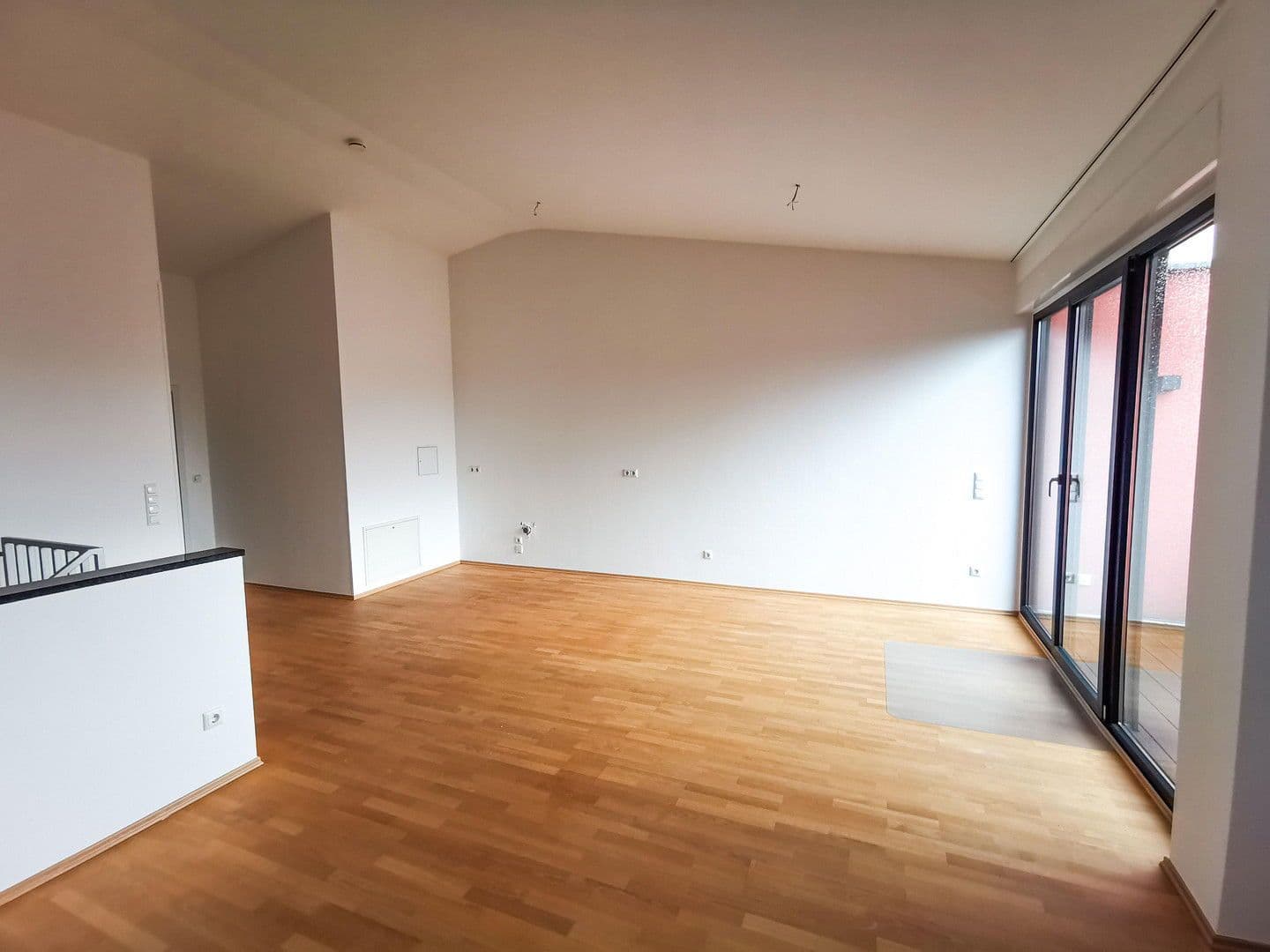 Pronájem bytu 5+1 157 m², Schwarzwaldstraße, Frankfurt, Hessen Pronájem bytu 5+1 157 m², Schwarzwaldstraße, Frankfurt, Hessen