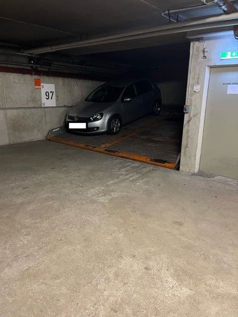 Pronájem garáže, Crusiusstr. 1, München, Bavorsko Pronájem garáže, Crusiusstr. 1, München, Bavorsko