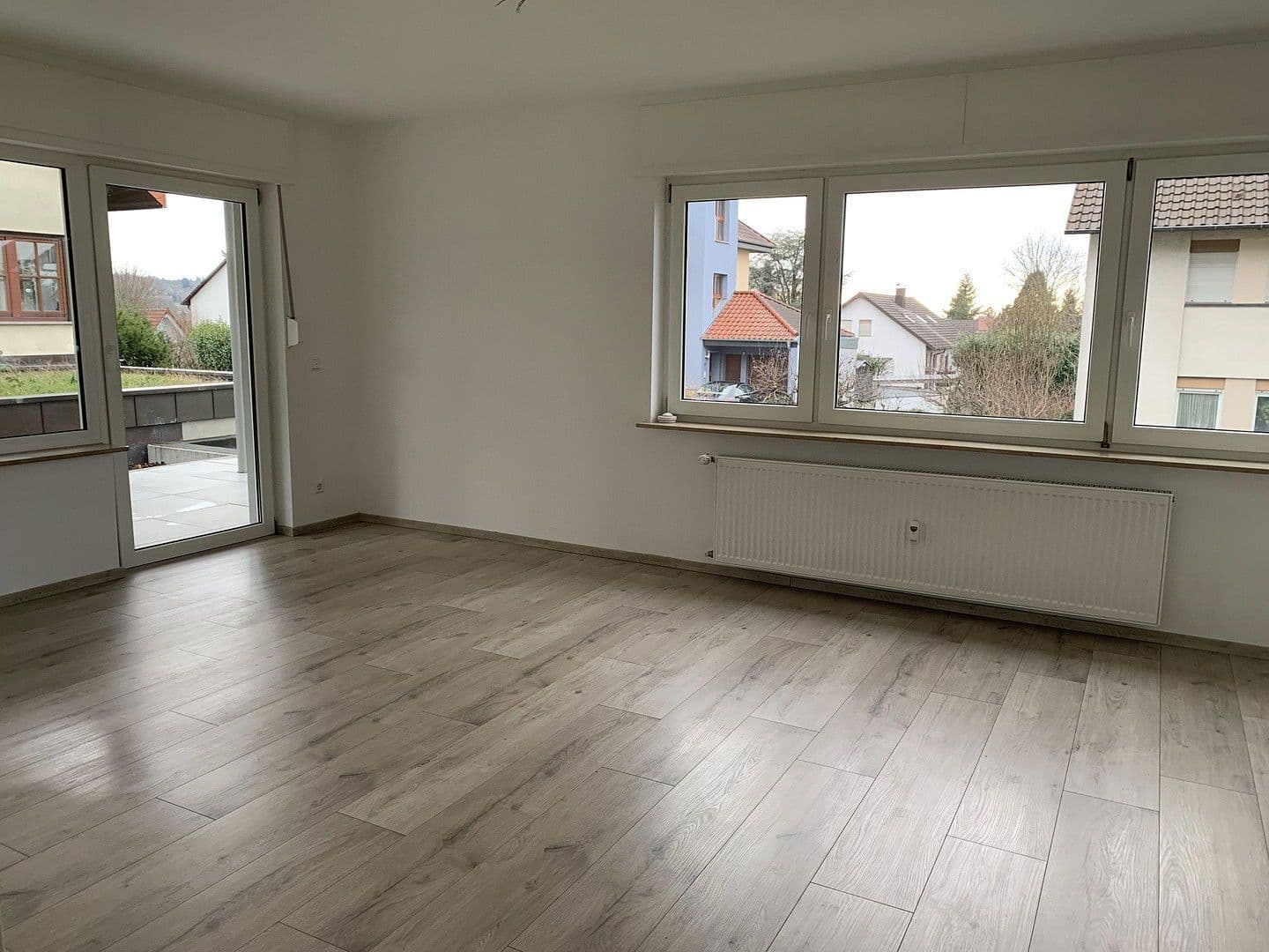 Pronájem bytu 3+1 100 m², Bruchsal, Bádensko-Württembersko Pronájem bytu 3+1 100 m², Bruchsal, Bádensko-Württembersko