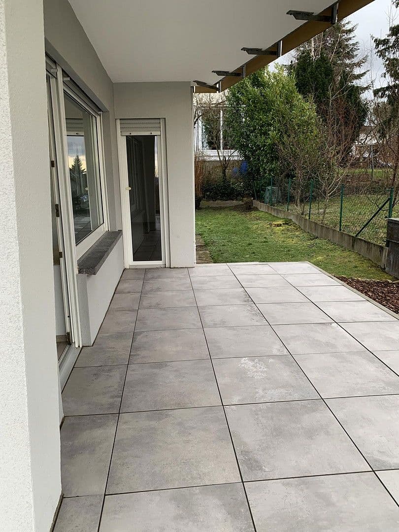 Pronájem bytu 3+1 100 m², Bruchsal, Bádensko-Württembersko Pronájem bytu 3+1 100 m², Bruchsal, Bádensko-Württembersko