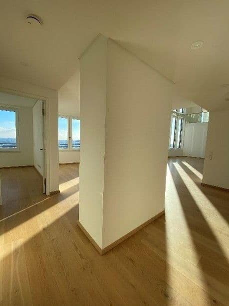 Pronájem bytu 3+1 170 m², Europa-Allee 103, Frankfurt am Main, Hessen Pronájem bytu 3+1 170 m², Europa-Allee 103, Frankfurt am Main, Hessen