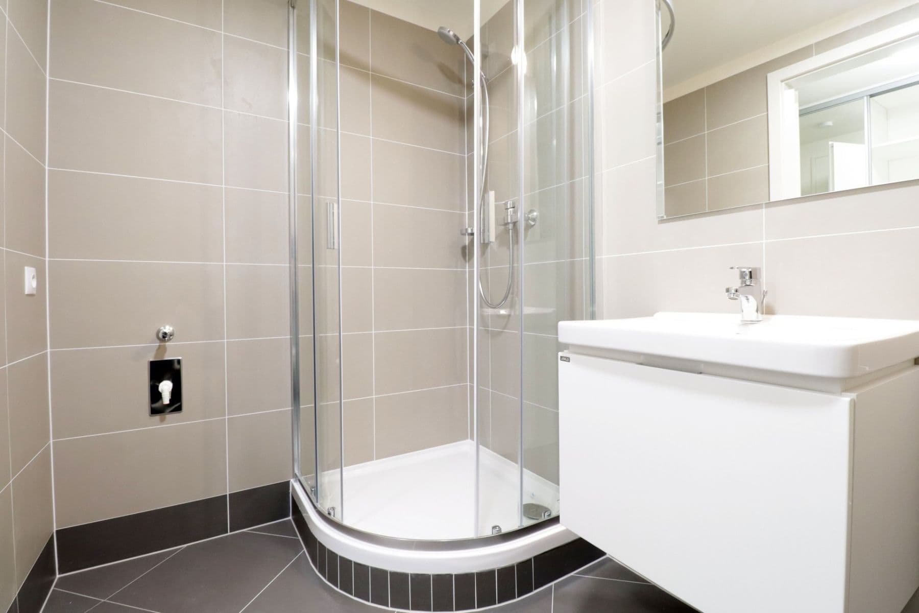 Pronájem bytu 1+kk 30 m², U Radosti, Praha, Praha Pronájem bytu 1+kk 30 m², U Radosti, Praha, Praha