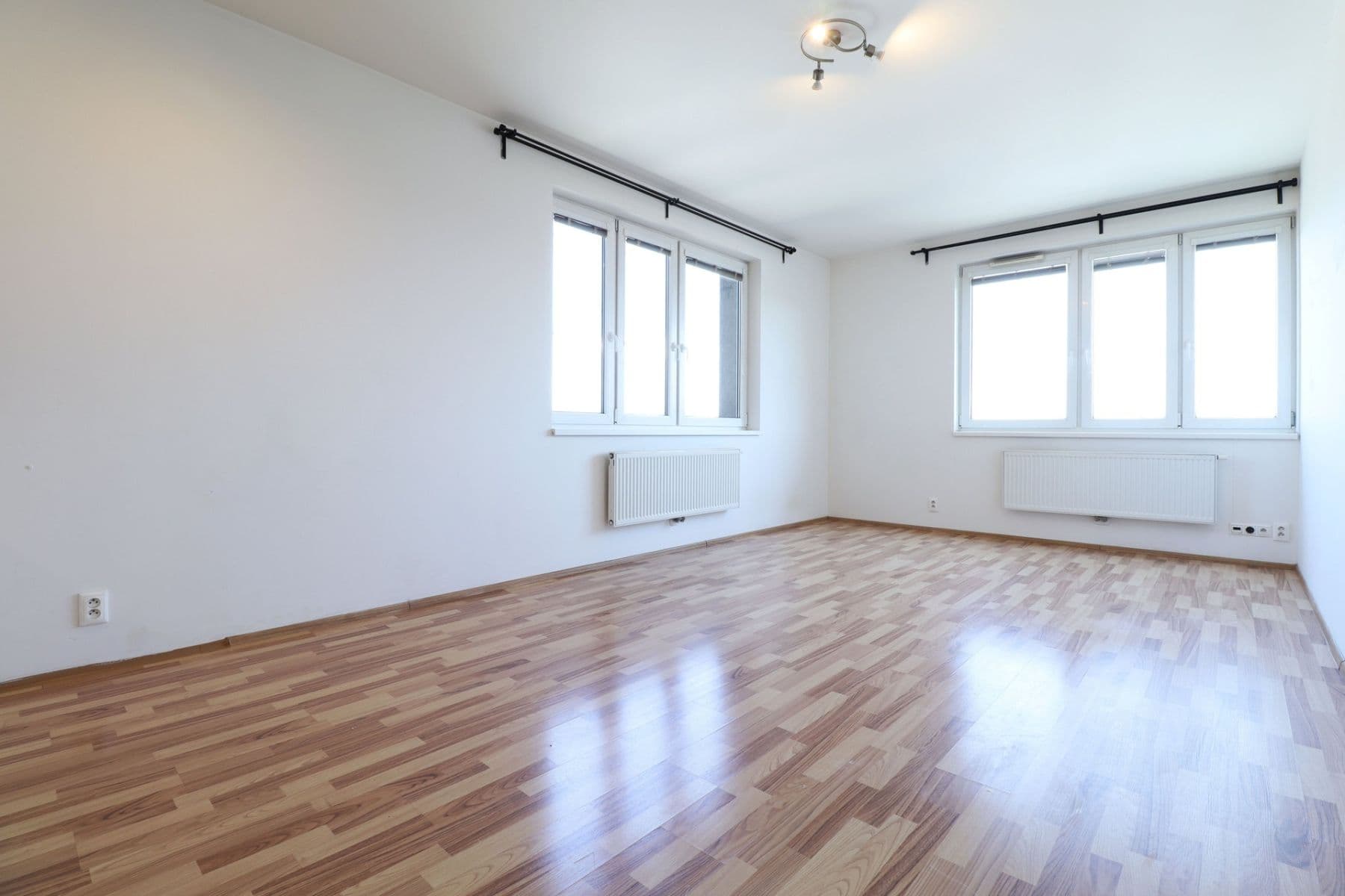 Pronájem bytu 1+kk 33 m², Freyova, Praha, Praha Pronájem bytu 1+kk 33 m², Freyova, Praha, Praha